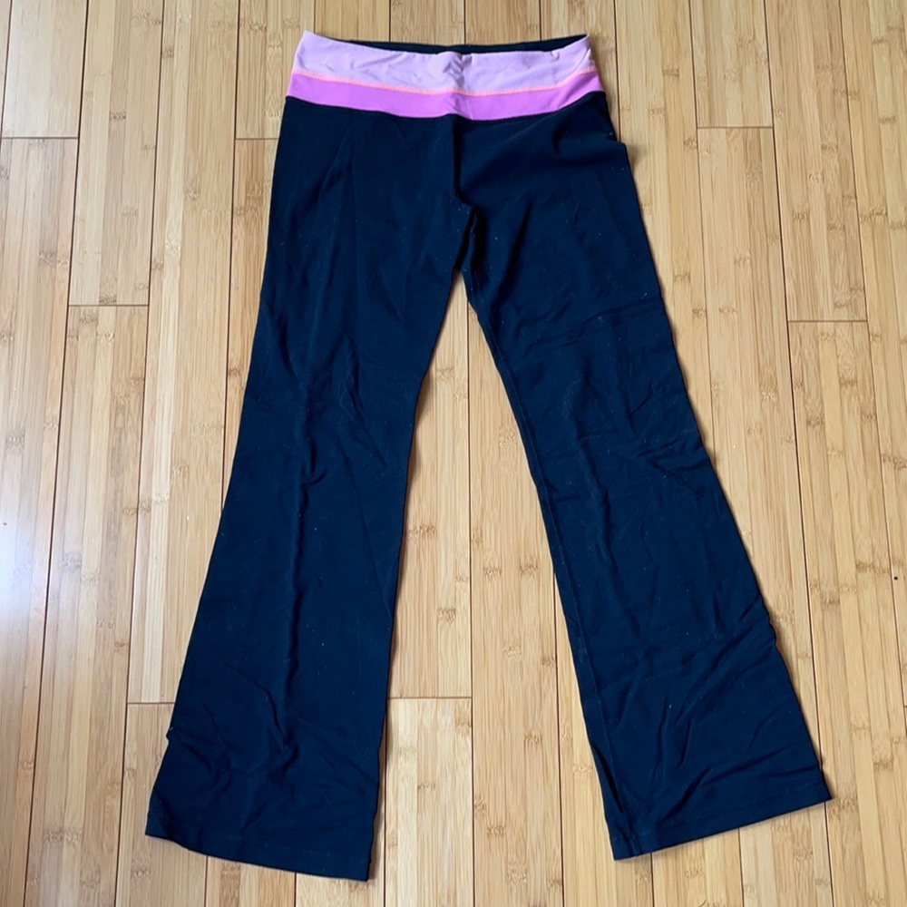 Lulu Lemon | flare bottom